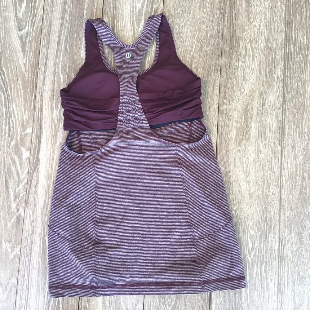Lululemon racer back top w/ built in bra - Picture 6 of 8